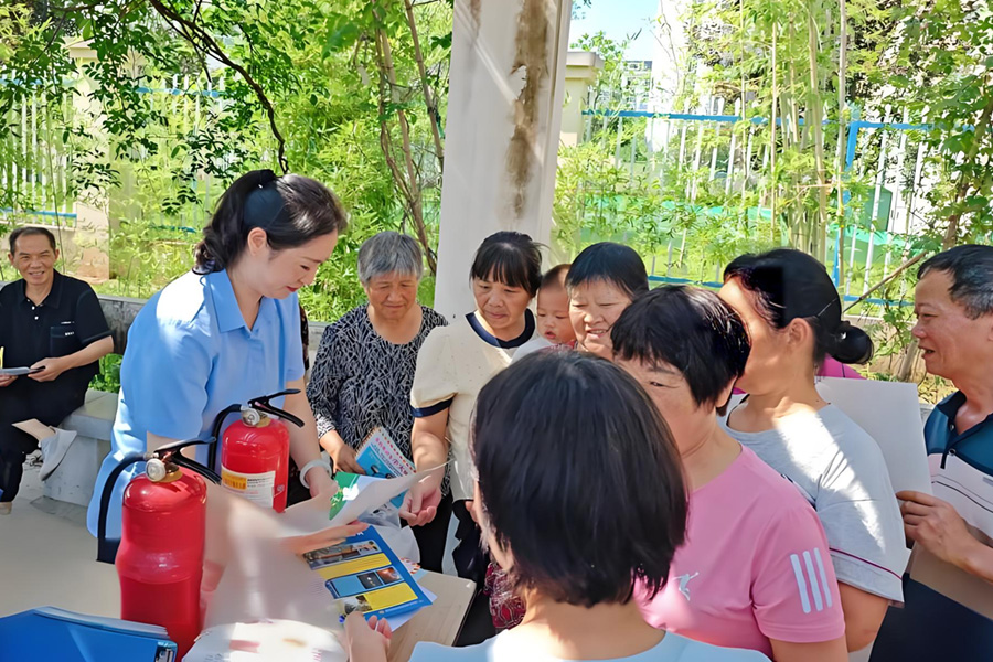 筑牢安全防線！正誠智服“安全宣傳咨詢?nèi)铡?   活動守護(hù)萬家平安
